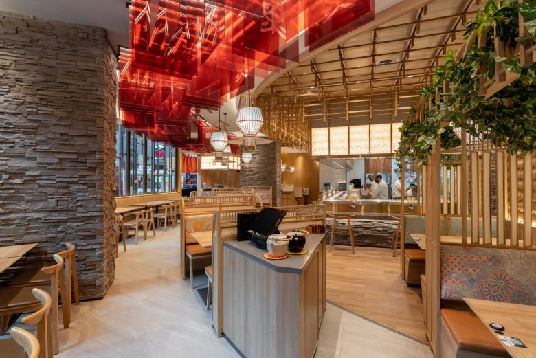 Sushi Tei 日式壽司餐廳餐飲店鋪室內(nèi)空間設計“自然原木喜慶”風格