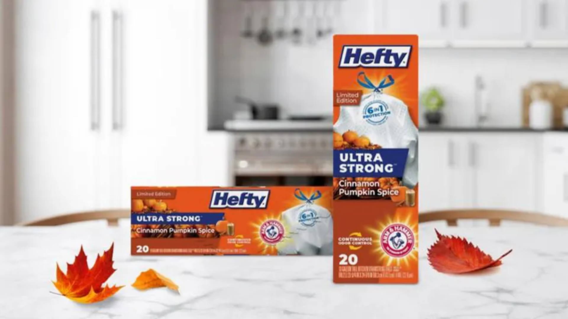 Hefty南瓜香味垃圾袋包裝設(shè)計,藍色與橙色的強對比醒目設(shè)計 Hefty南瓜香味垃圾袋包裝設(shè)計,藍色與橙色的強對比醒目設(shè)計
