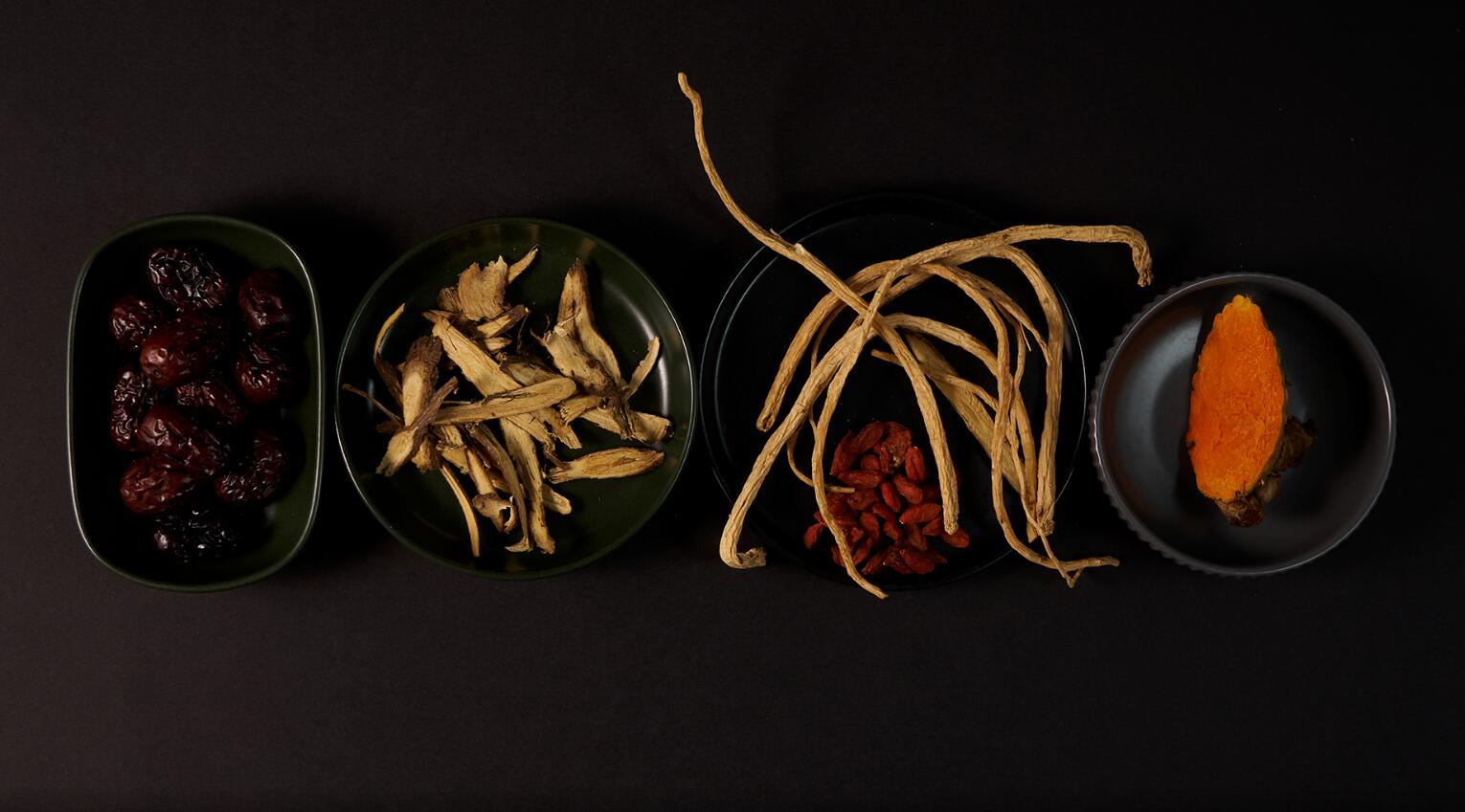 Skinlosophy 東方中藥草本化妝品包裝設計“金箔沖壓工藝” Skinlosophy 東方中藥草本化妝品包裝設計“金箔沖壓工藝”