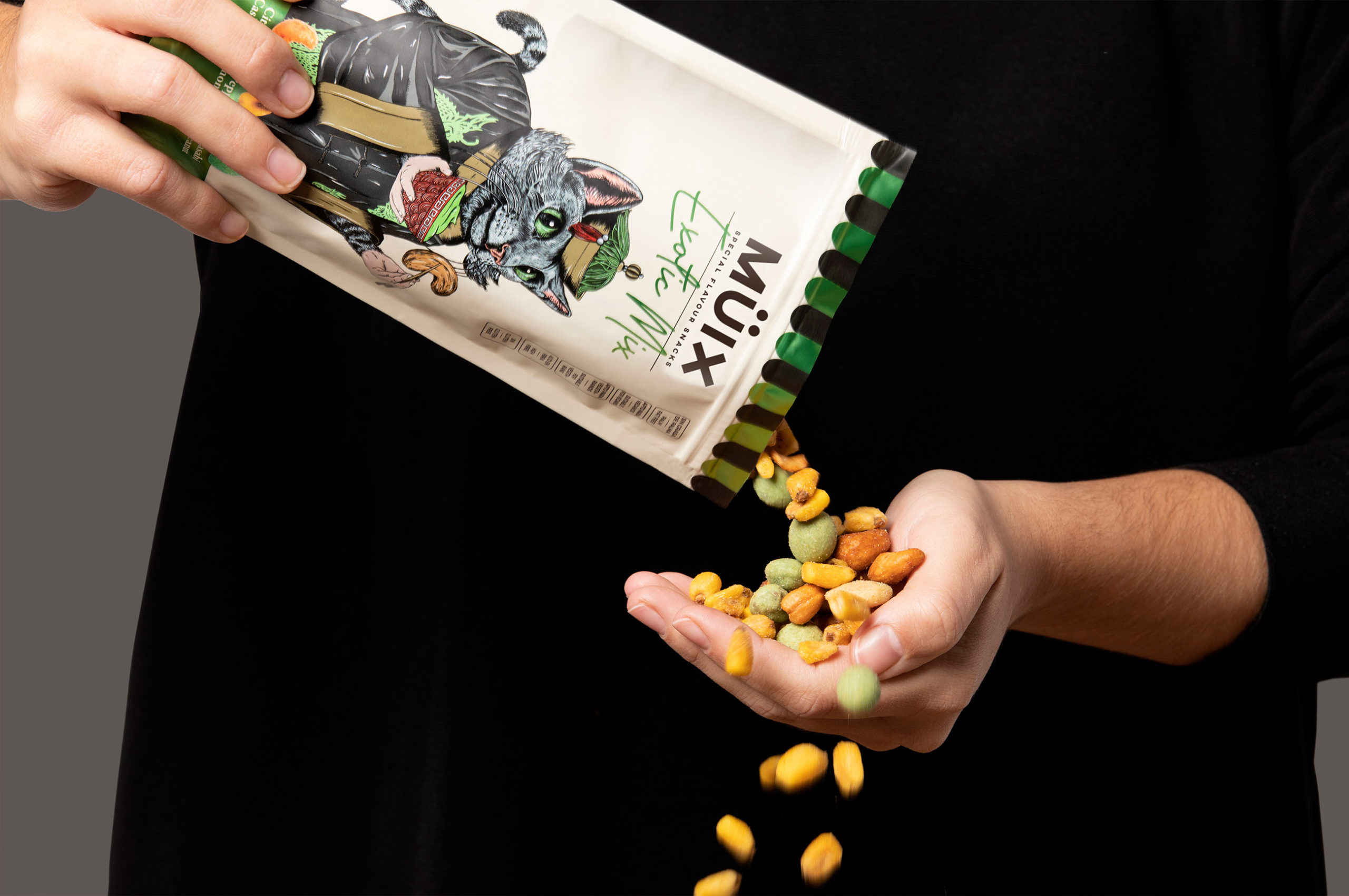Müix混合口味堅果食品包裝設(shè)計“動物擬人”插畫