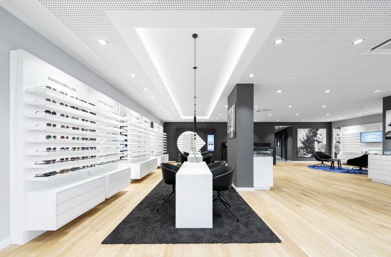 KIND 光學(xué)眼鏡和聲學(xué)聽力產(chǎn)品專賣店店鋪空間si設(shè)計，黑白輕松風(fēng)格