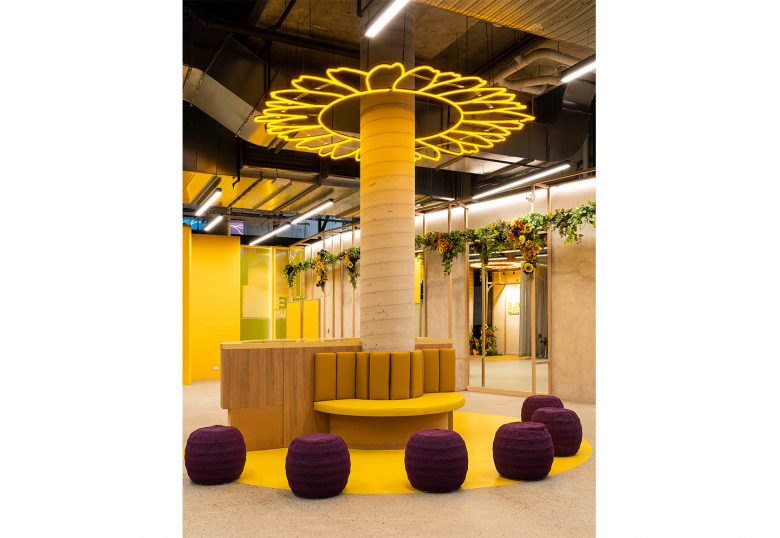 Sole藝術(shù)畫廊及辦公空間設(shè)計”向日葵“概念元素