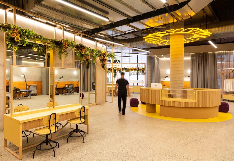 Sole藝術(shù)畫廊及辦公空間設(shè)計”向日葵“概念元素