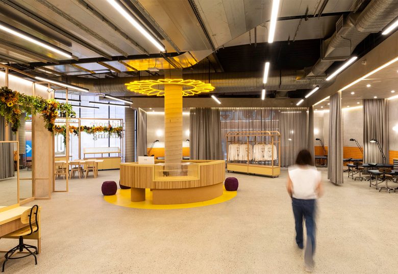 Sole藝術(shù)畫廊及辦公空間設(shè)計”向日葵“概念元素