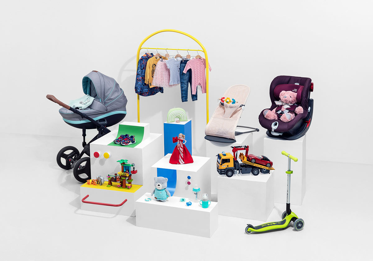 Baby City 嬰兒城嬰兒用品品牌vi設(shè)計(jì)，首尾相連的卡通人物視覺