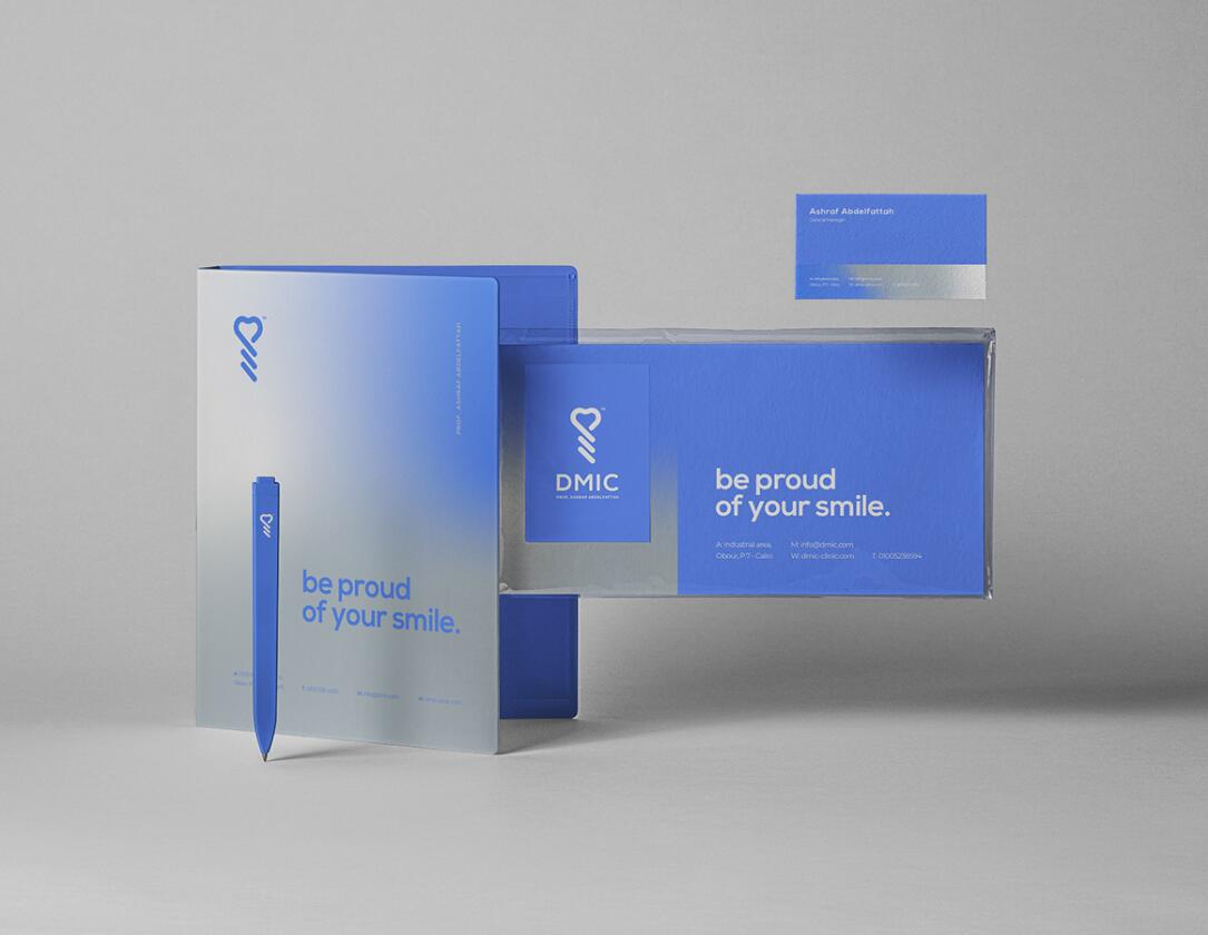 DMIC 亞科診所品牌logo-vi設(shè)計(jì)，明亮輕藍(lán)紫色搭配略灰色