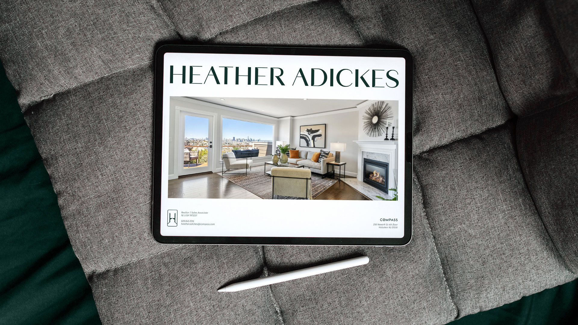 Heather Adickes房地產(chǎn)中介經(jīng)紀人品牌logo設(shè)計形象設(shè)計，字母H+橋梁+房子