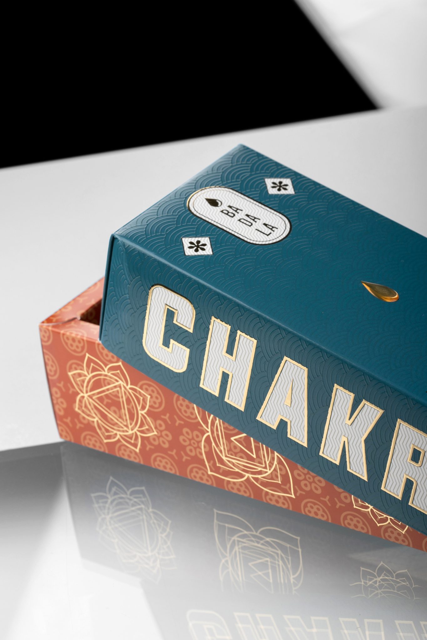 BADALA 精釀啤酒包裝設(shè)計(jì)“波紋金箔浮雕裝飾”風(fēng)格 BADALA 精釀啤酒包裝設(shè)計(jì)“波紋金箔浮雕裝飾”風(fēng)格