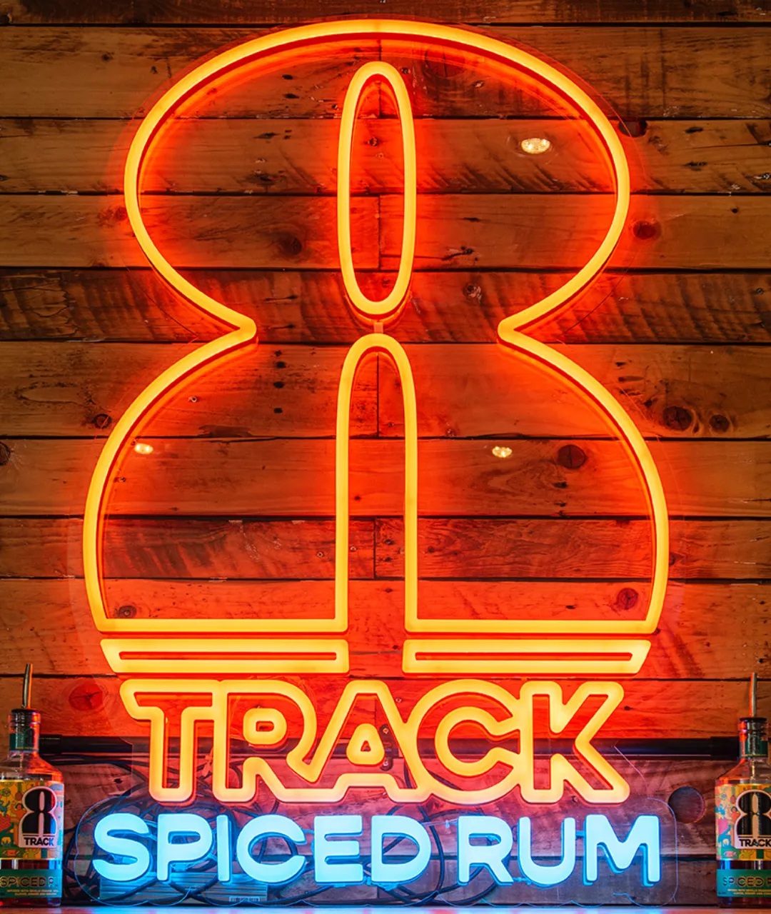 8TRACK香料朗姆酒品牌創(chuàng)建-logo設(shè)計(jì) 數(shù)字8logo