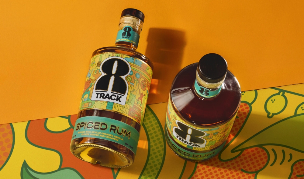 8TRACK香料朗姆酒品牌創(chuàng)建-logo設(shè)計(jì)包裝設(shè)計(jì)，結(jié)合音樂文化線條時(shí)尚插畫元素