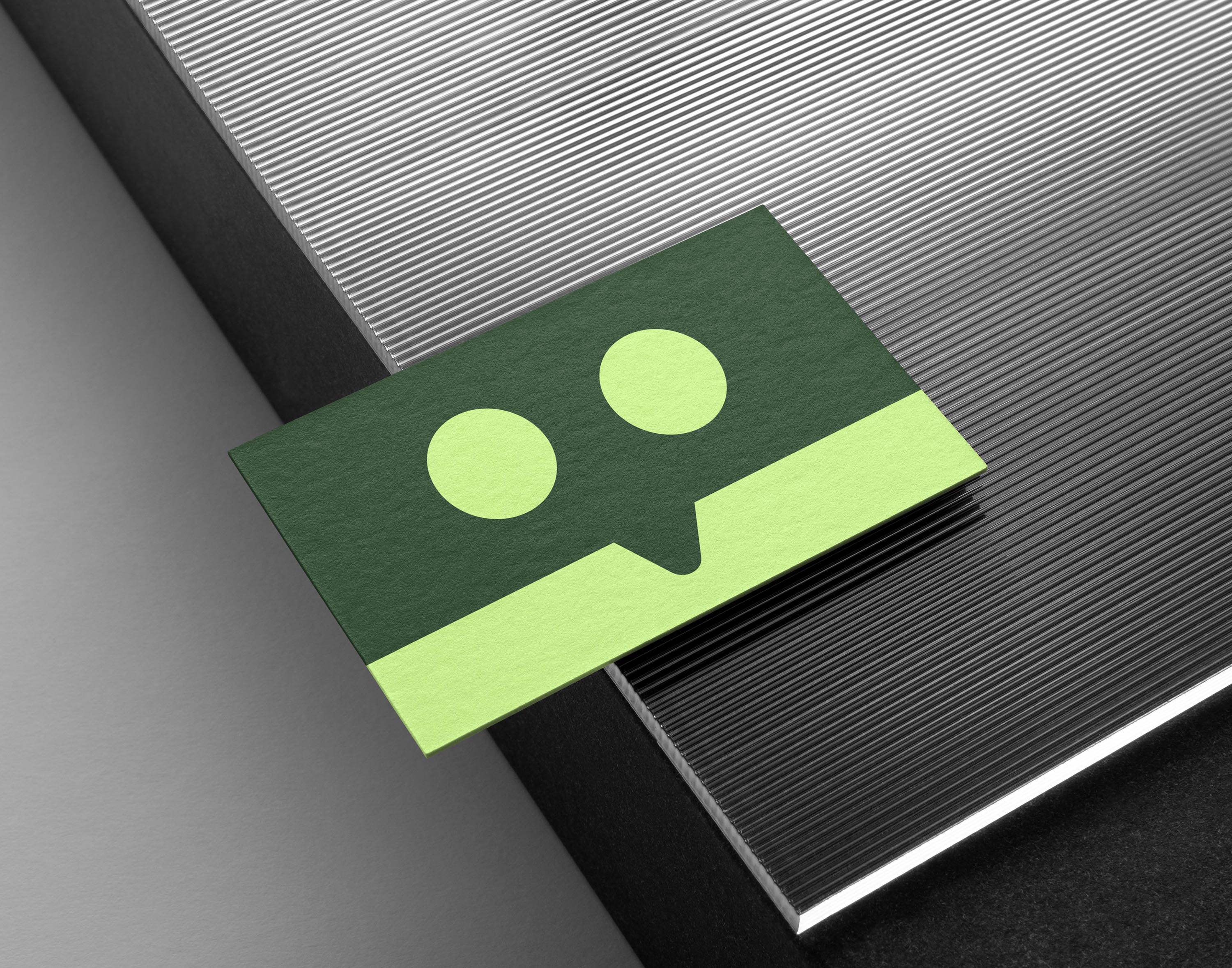 Thaza新鮮雞肉新品牌形象設(shè)計(jì)-logo包裝vi，雞的眼睛和喙融入字母T