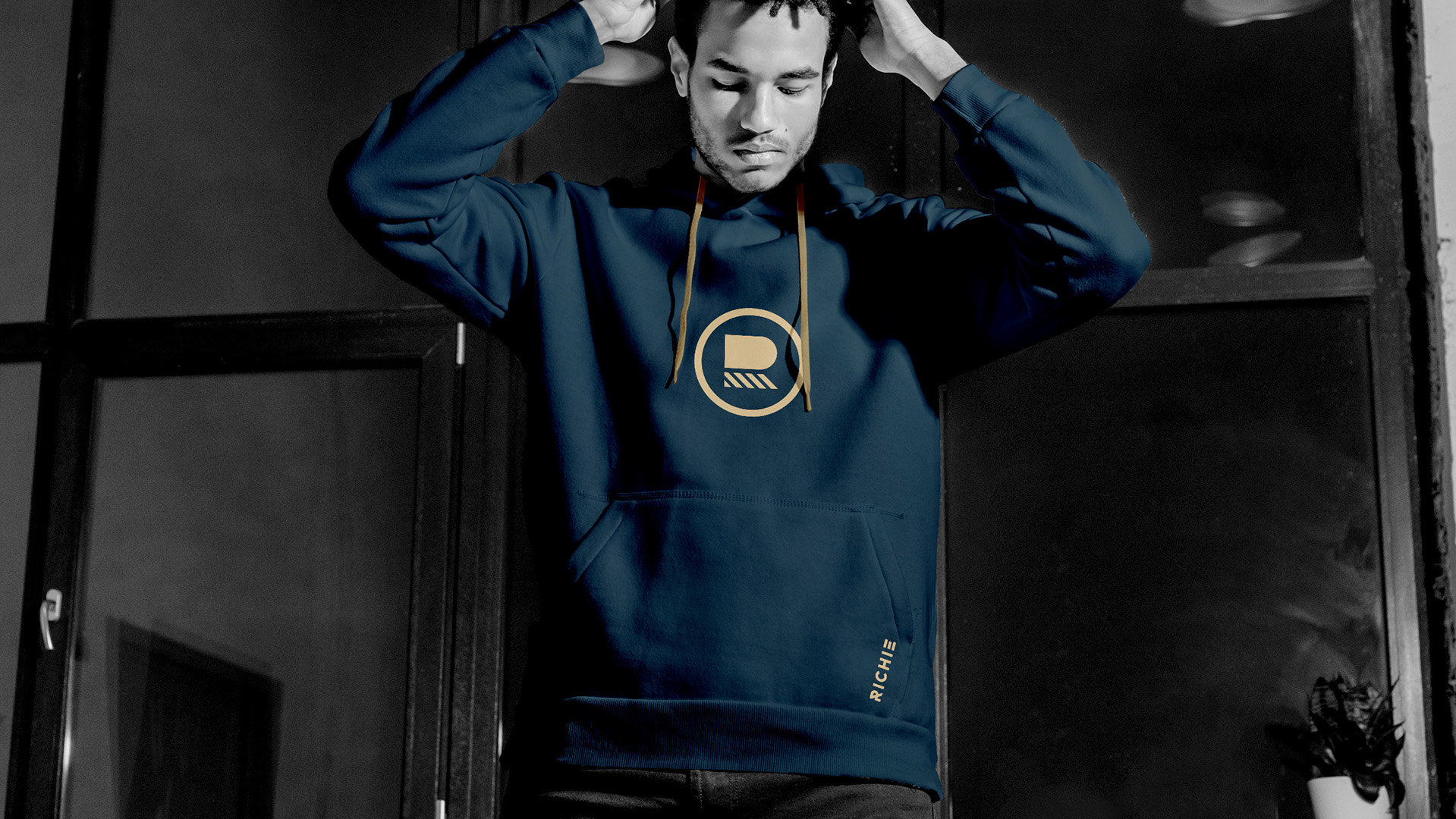 “Richard Carapaz 自行車專業(yè)體育運動員個人專業(yè)品牌設計,R字母logo “Richard Carapaz 自行車專業(yè)體育運動員個人專業(yè)品牌設計,R字母logo